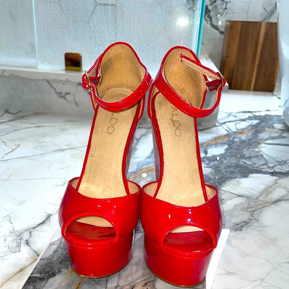 Aldo Red Patent Leather Platform Wedge Sz 8
